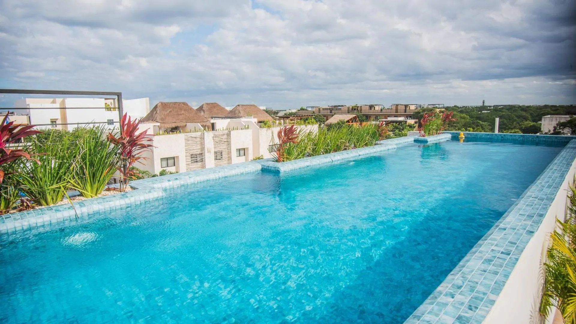 Downtown Penthouse With Private Pool, Rooftop Pool And Gym, Short Distance From Beaches, Restaurants & Nightlife Tulum Pueblo